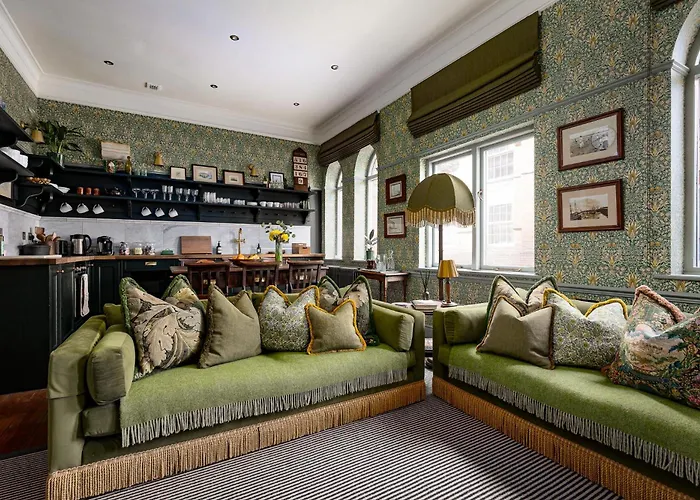 Old Town Luxury, By The Sea