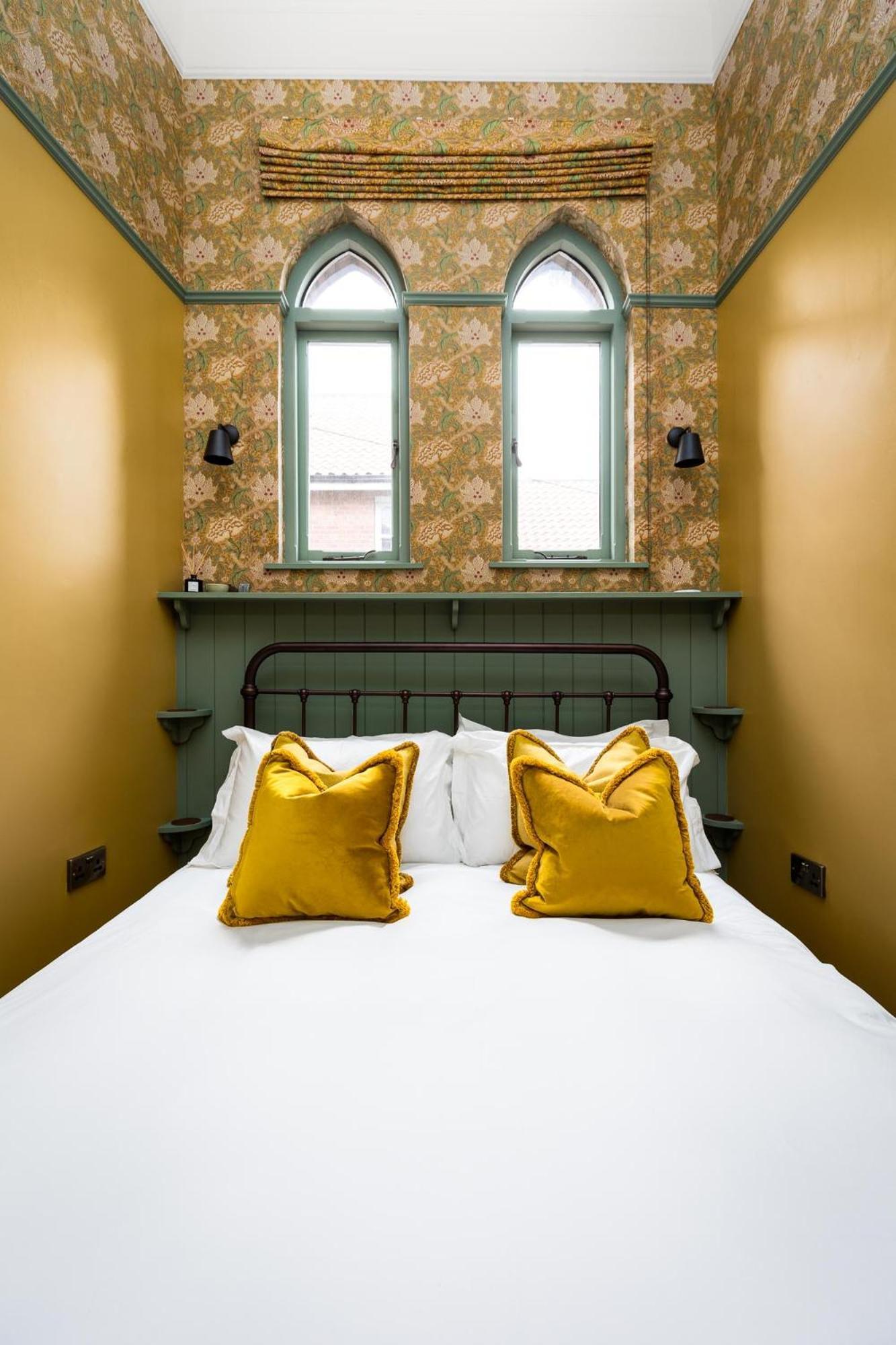 Old Town Luxury, By The Sea Apartment